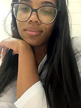 raphaelasoares online show from November 17, 6:41 am