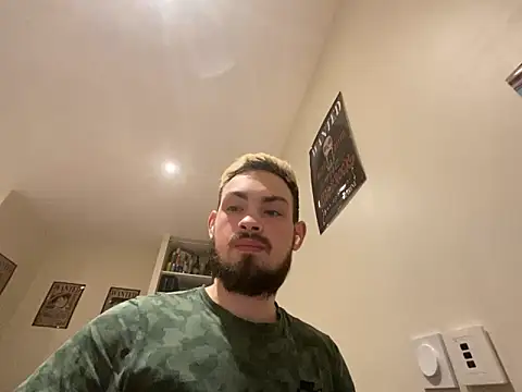 Snapshot of adambigdick97 chatting on March 25, 8:48 pm adambigdick97 online show from March 25, 8:48 pm