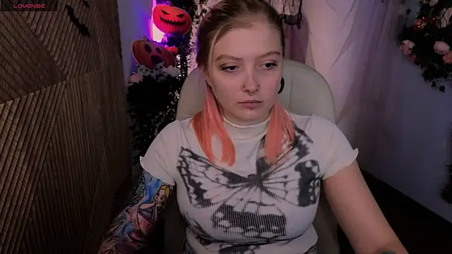 Kiki shay online show from October 30, 1:12 pm