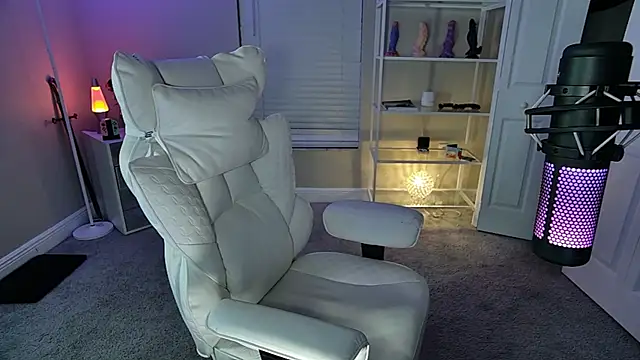 Snapshot of AngieFae_ chatting on May 11, 2:06 am AngieFae online show from May 11, 2:06 am