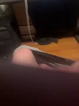 Kneetoe2025 online show from December 19, 7:21 pm