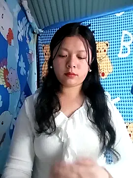 lisa-bae00 online show from April 16, 12:06 pm