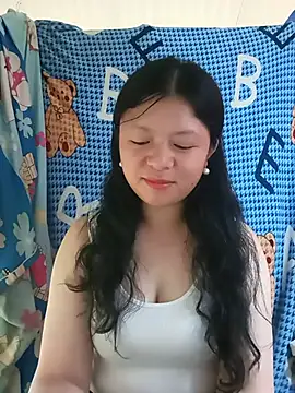 lisa-bae00 online show from June 7, 12:37 am