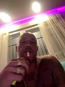 Snapshot of gitanoMad chatting on October 27, 1:20 am gitanoMad online show from October 27, 1:20 am