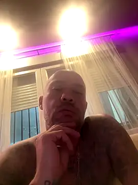 Snapshot of gitanoMad chatting on November 23, 11:48 pm gitanoMad online show from November 23, 11:48 pm