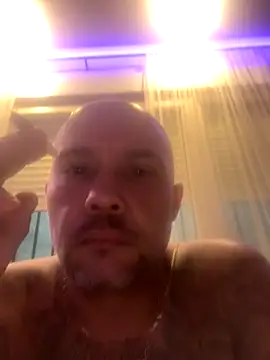 Snapshot of gitanoMad chatting on November 27, 10:34 pm gitanoMad online show from November 27, 10:34 pm