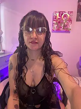 Snapshot of Pinkvixen69 chatting on May 27, 5:10 pm Pinkvixen69 online show from May 27, 5:10 pm