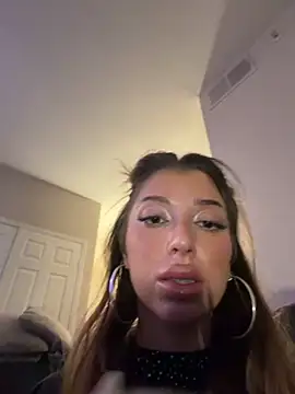 Snapshot of babygirlxchlo chatting on November 2, 10:50 am babygirlxchlo online show from November 2, 10:50 am