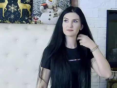 Snapshot of KendraNoir chatting on December 15, 6:28 am KendraNoir online show from December 15, 6:28 am