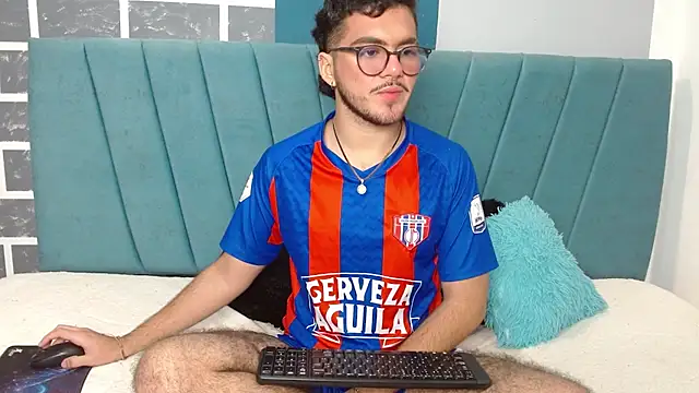 Zac Golden online show from December 5, 12:30 am