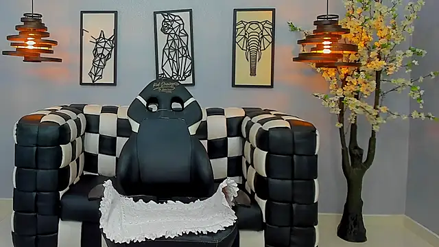 Bianca Millf online show from April 13, 4:07 am