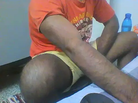 Snapshot of Crazy_Desire123 chatting on November 13, 6:23 am Crazy Desire123 online show from November 13, 6:23 am