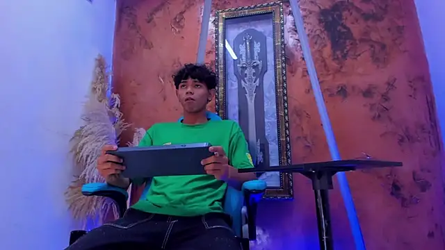 Sex Boy 33  online show from October 30, 4:47 am