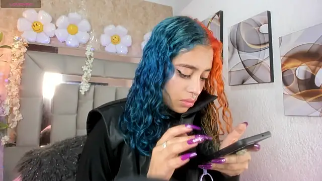 Cristall ravven online show from October 28, 1:58 pm