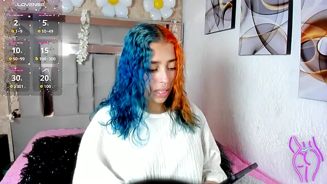 Cristall ravven online show from November 5, 8:20 pm