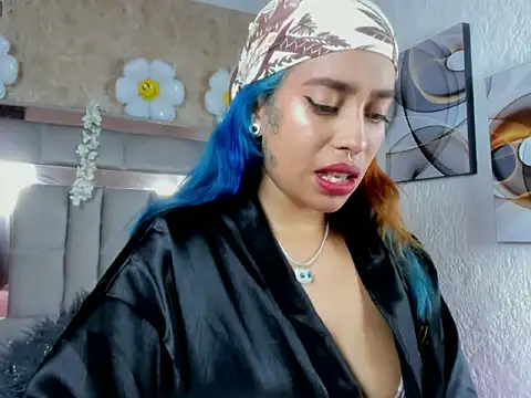 Cristall ravven online show from December 19, 7:21 pm