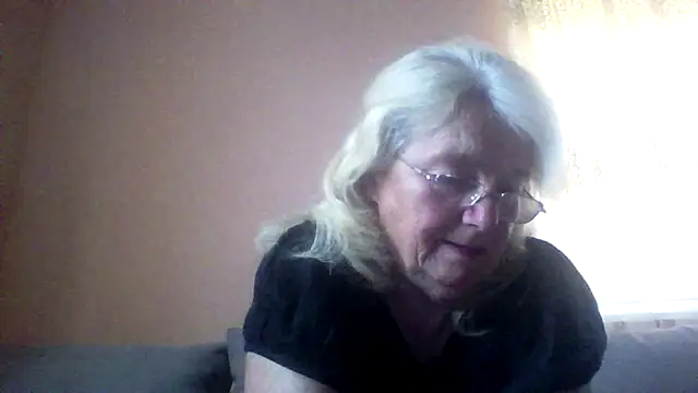 AmyLove353 online show from June 11, 3:26 am