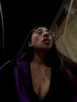 Violeet-Smith online show from October 22, 2:34 am