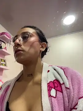 Violeet-Smith online show from October 25, 7:19 pm