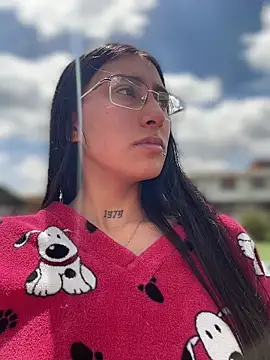 Violeet-Smith online show from April 18, 3:16 pm