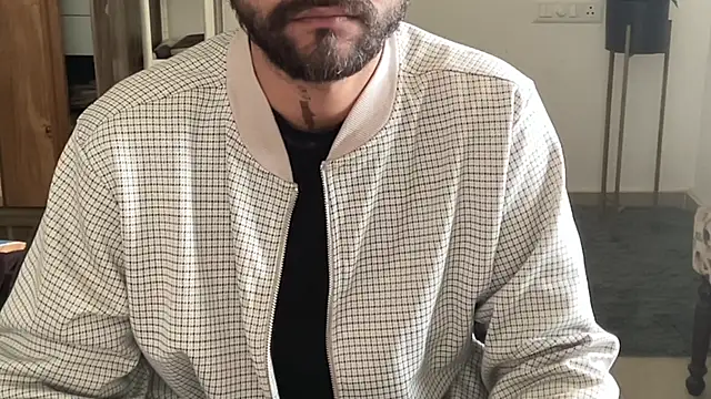 Snapshot of MakeMeAwareAah chatting on December 2, 4:18 am MakeMeAwareAah online show from December 2, 4:18 am