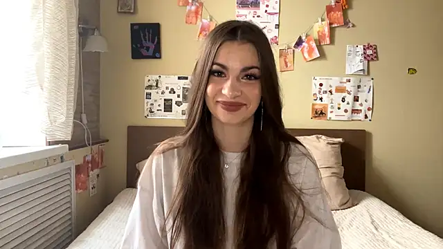 Snapshot of TheRealAnna chatting on October 31, 8:26 am TheRealAnna online show from October 31, 8:26 am