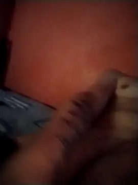 Snapshot of Danii2005 chatting on December 2, 4:18 am Danii2005 online show from December 2, 4:18 am