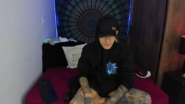 cleoo jhonny online show from November 6, 4:24 am