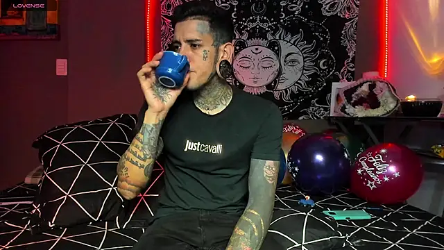 cleoo jhonny online show from April 7, 3:18 am