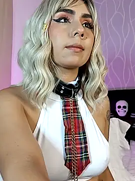 Snapshot of Emilyvalk_ chatting on October 22, 7:35 pm Emilyvalk online show from October 22, 7:35 pm
