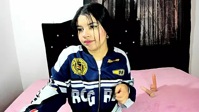 Snapshot of Sara_Moon_18 chatting on October 21, 8:20 pm Sara Moon 18 online show from October 21, 8:20 pm