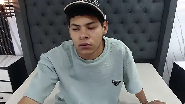 Yordi Alpha online show from November 3, 1:01 pm