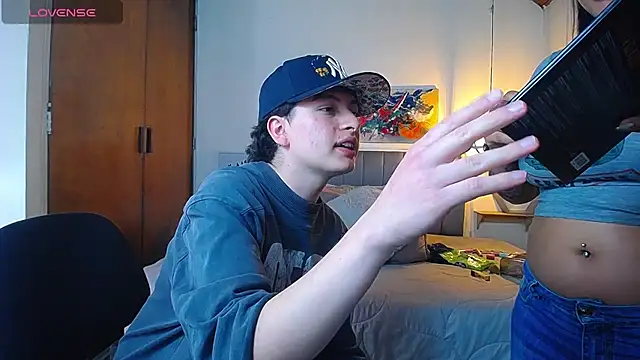 couple sinz online show from October 23, 1:32 pm