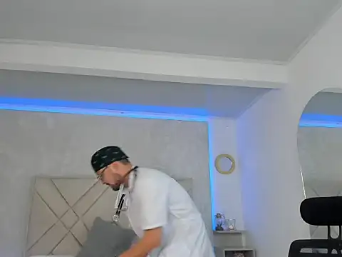 JhonSmith20469 online show from October 21, 5:52 am