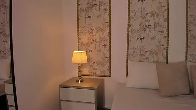 mia collins96 online show from June 3, 2:14 am