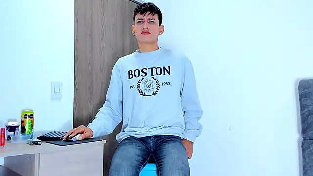 Snapshot of Nicolas_Torres_ chatting on November 1, 2:35 am Nicolas Torres online show from November 1, 2:35 am