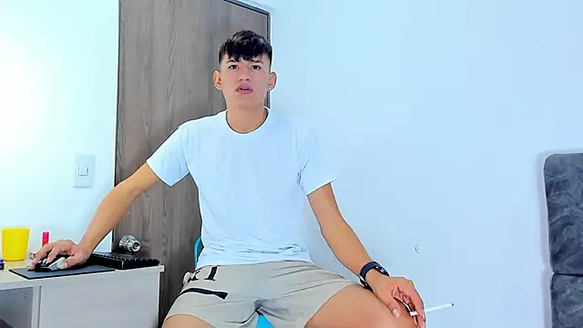 Snapshot of Nicolas_Torres_ chatting on November 5, 7:30 am Nicolas Torres online show from November 5, 7:30 am