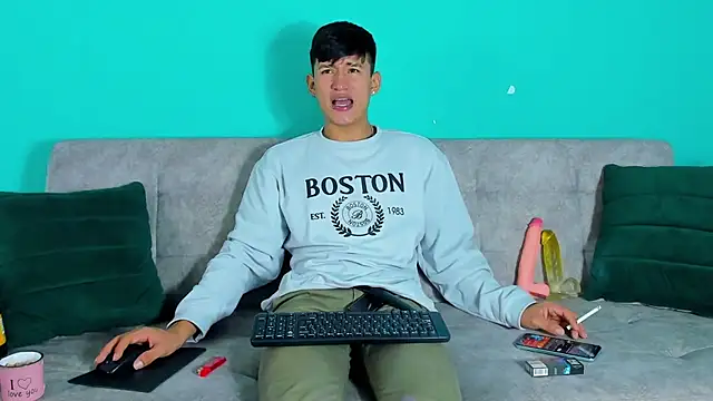 Snapshot of Nicolas_Torres_ chatting on November 13, 3:05 am Nicolas Torres online show from November 13, 3:05 am