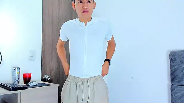 Snapshot of Nicolas_Torres_ chatting on November 14, 2:32 am Nicolas Torres online show from November 14, 2:32 am