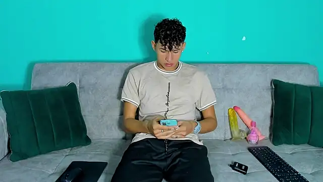 Snapshot of Nicolas_Torres_ chatting on November 25, 6:24 am Nicolas Torres online show from November 25, 6:24 am