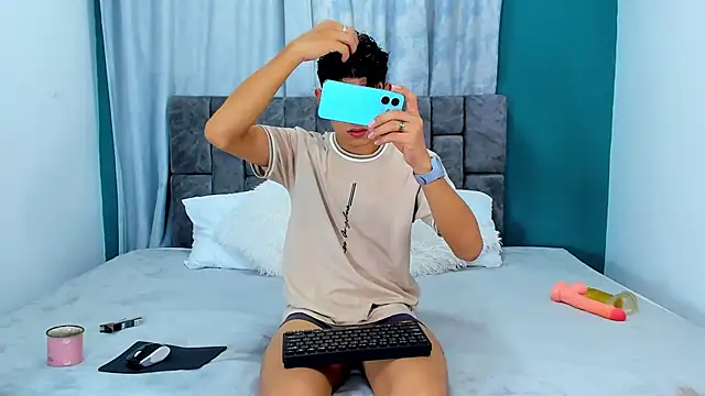 Snapshot of Nicolas_Torres_ chatting on November 27, 4:14 am Nicolas Torres online show from November 27, 4:14 am