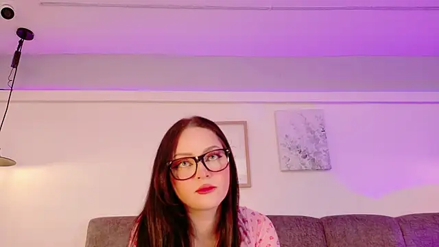 Emily Baby20 online show from April 7, 9:26 pm