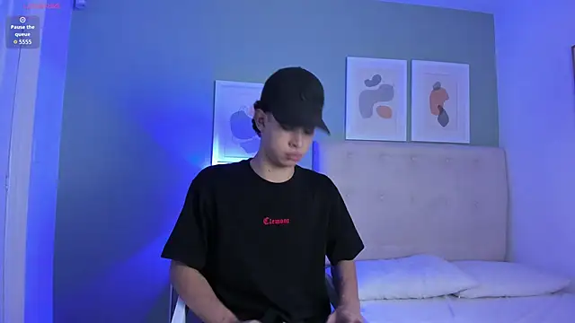 ApoloRicci online show from February 16, 8:16 pm