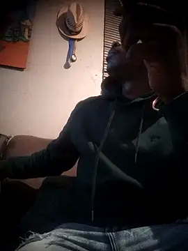 Pussylover911o online show from November 21, 6:39 pm