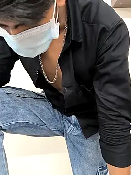 Snapshot of adi8210 chatting on November 12, 11:54 am adi8210 online show from November 12, 11:54 am