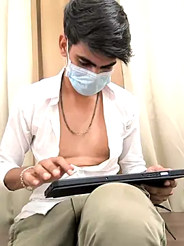 Snapshot of adi8210 chatting on November 13, 1:10 pm adi8210 online show from November 13, 1:10 pm