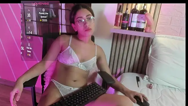 medussa sexi online show from February 12, 1:33 am