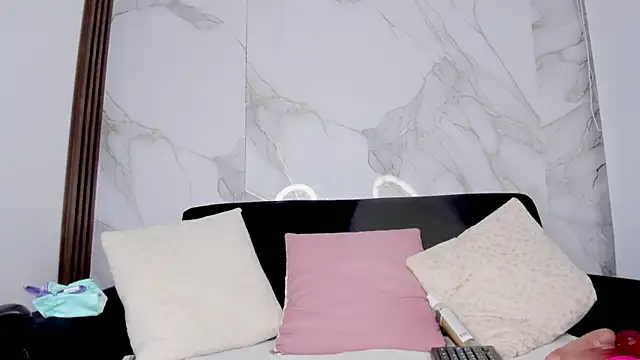 Cleopatriagad online show from April 2, 1:36 am