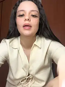 Selena Roa online show from March 7, 2:25 pm