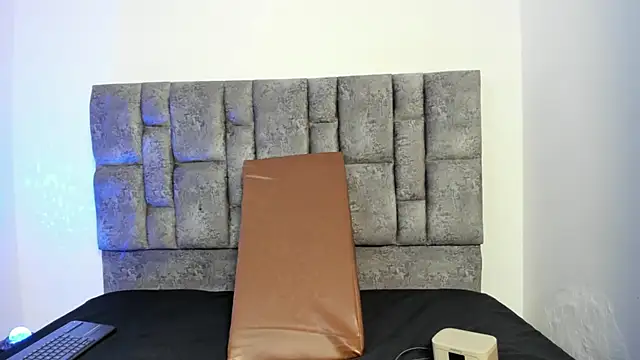 Snapshot of miah_storm chatting on November 8, 2:45 am miah storm online show from November 8, 2:45 am